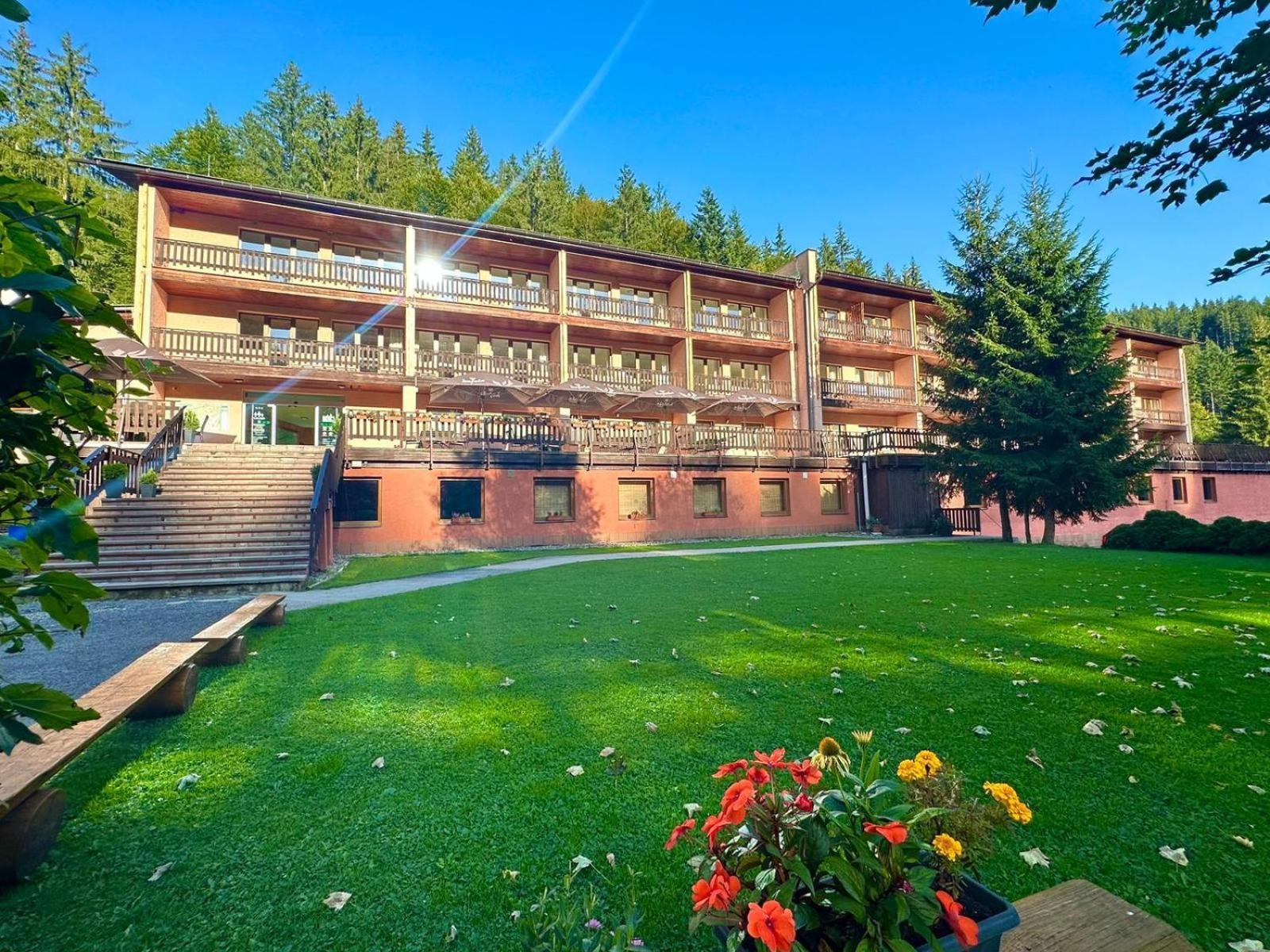 Horsky Hotel Podjavornik Papradno 외부 사진